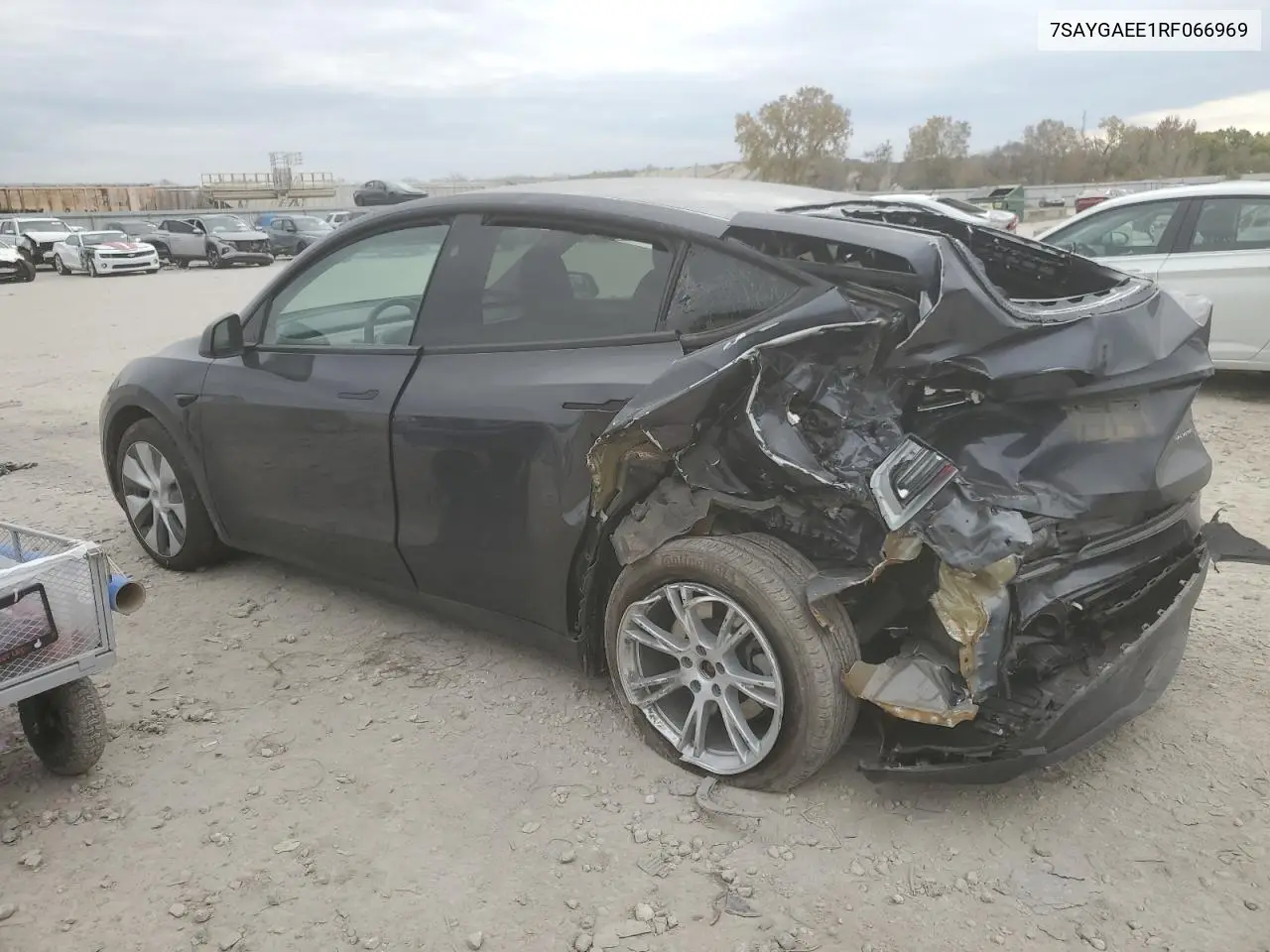 7SAYGAEE1RF066969 2024 Tesla Model Y