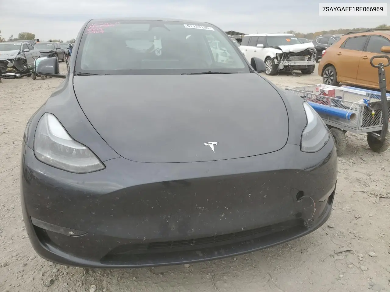7SAYGAEE1RF066969 2024 Tesla Model Y