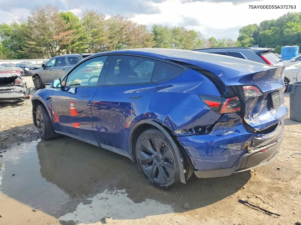 2025 Tesla Model Y VIN: 7SAYGDED5SA372763 Lot: 57120146