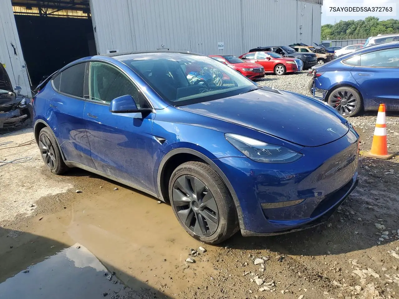 2025 Tesla Model Y VIN: 7SAYGDED5SA372763 Lot: 57120146