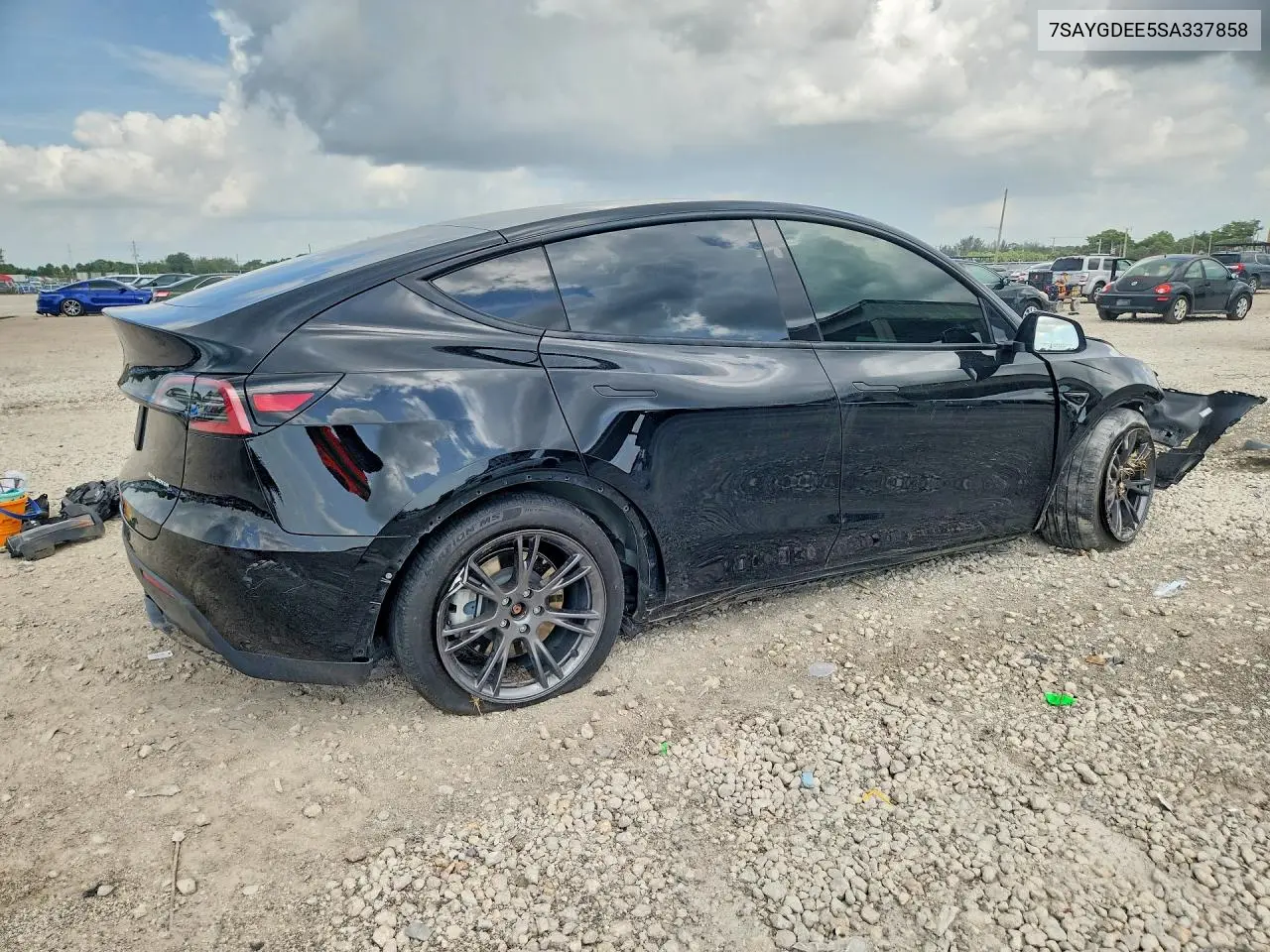 2025 Tesla Model Y VIN: 7SAYGDEE5SA337858 Lot: 61777286