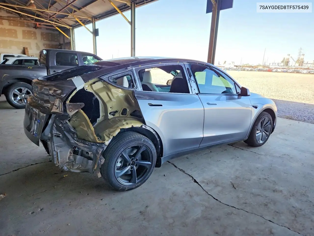 2026 Tesla Model Y VIN: 7SAYGDED8TF575439 Lot: 60206406
