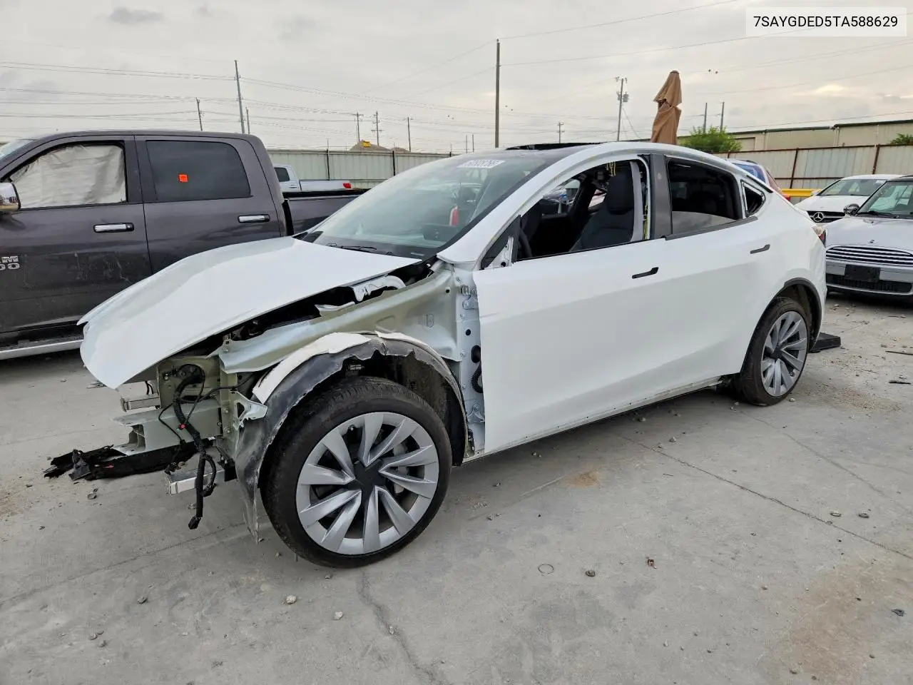 2026 Tesla Model Y VIN: 7SAYGDED5TA588629 Lot: 60808766