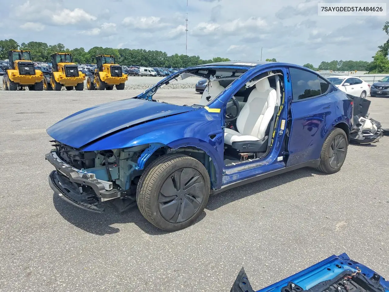 2026 Tesla Model Y VIN: 7SAYGDED5TA484626 Lot: 61870176