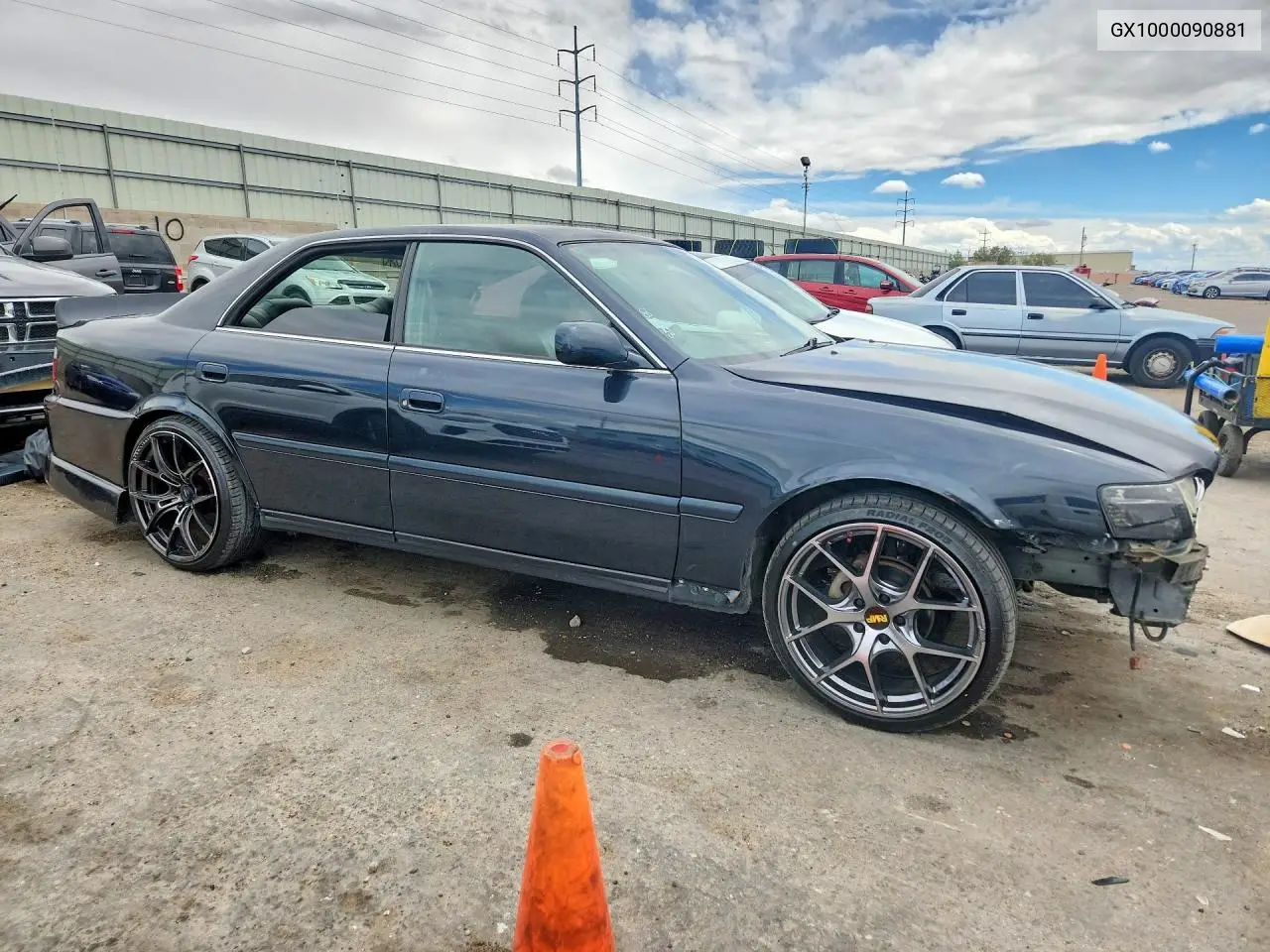 1999 Toyota Chaser VIN: GX1000090881 Lot: 52617396