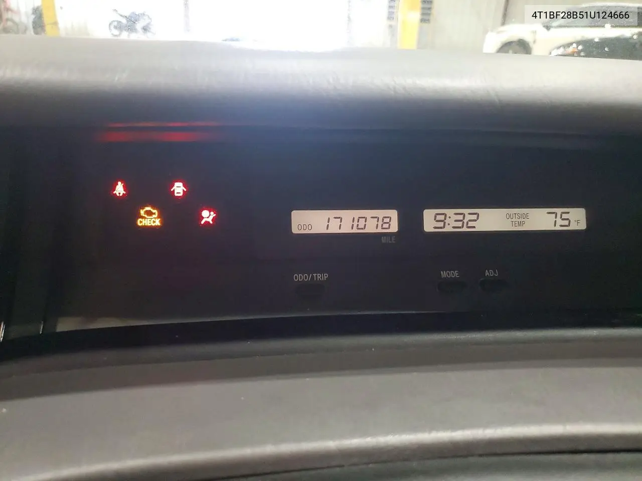 2001 Toyota Avalon Xl VIN: 4T1BF28B51U124666 Lot: 56825596