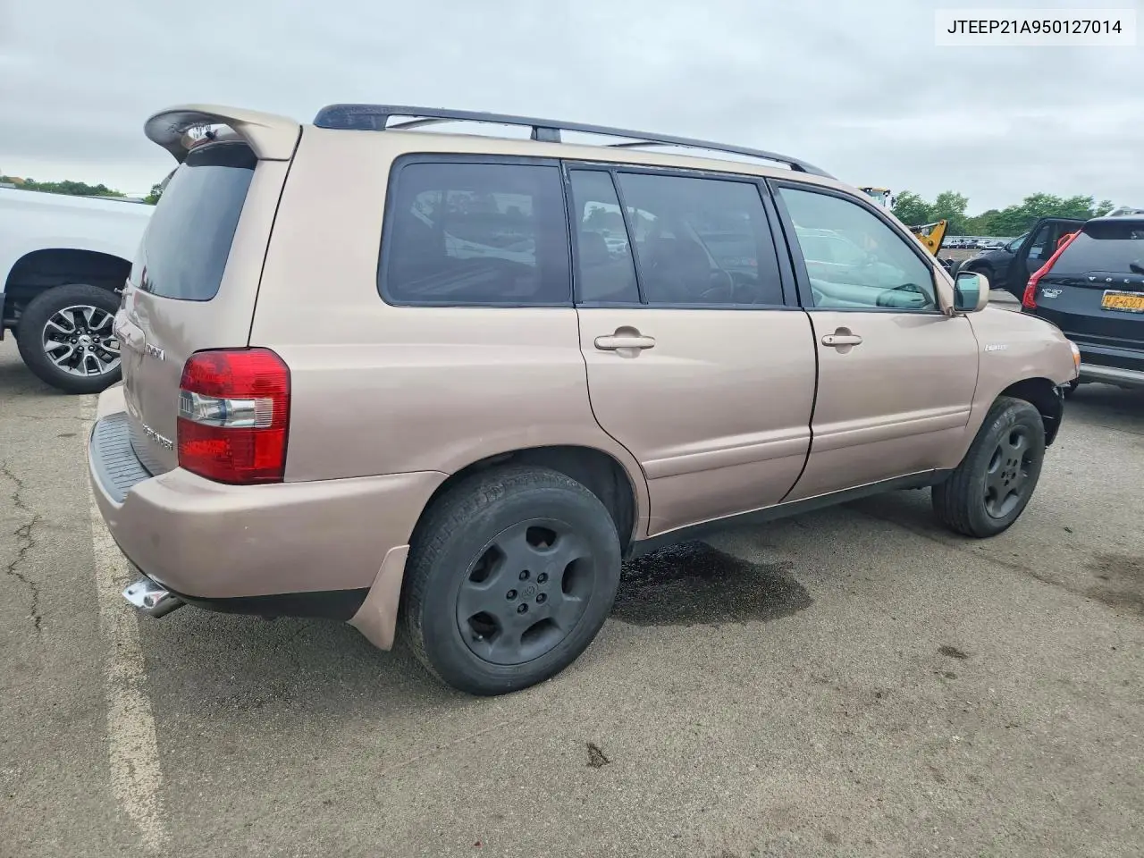 2005 Toyota Highlander Limited VIN: JTEEP21A950127014 Lot: 58316536