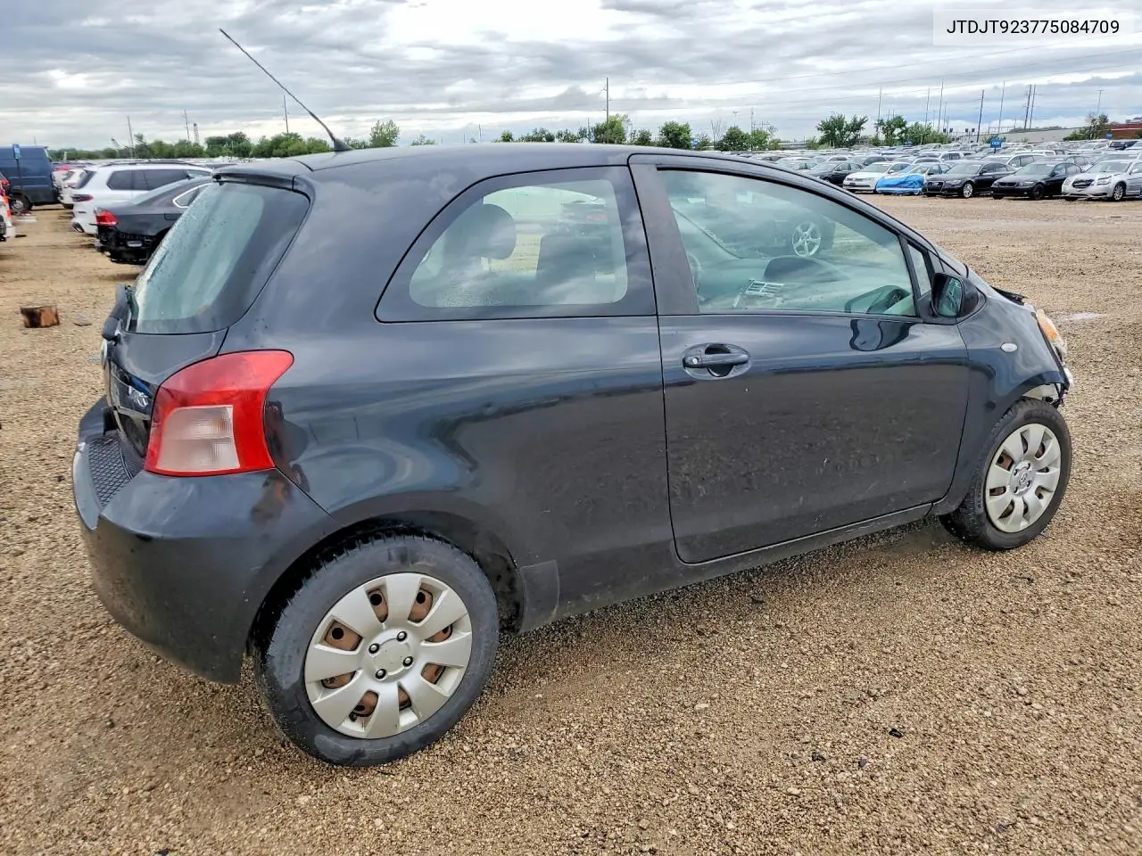 2007 Toyota Yaris Base VIN: JTDJT923775084709 Lot: 56989586