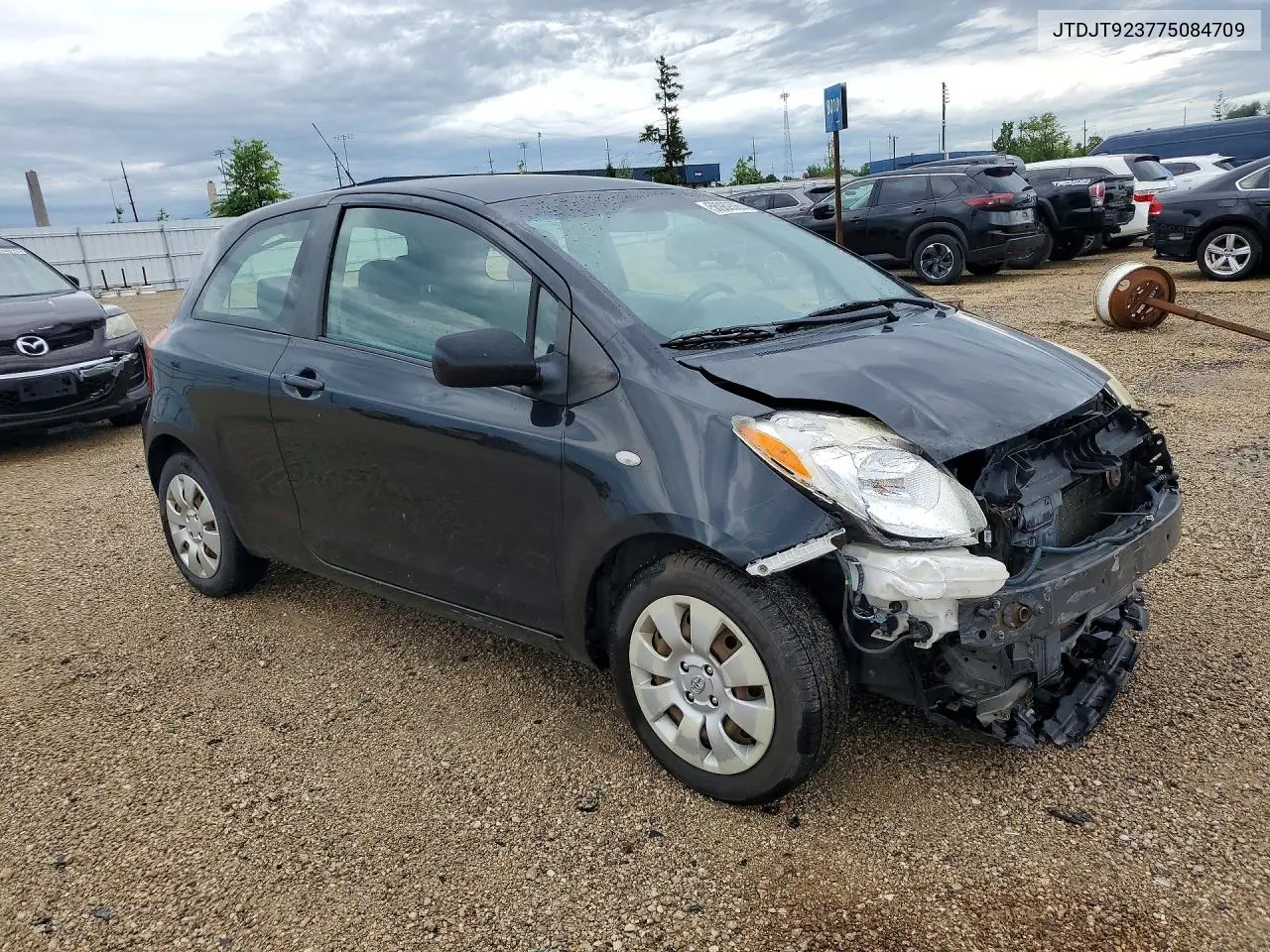 2007 Toyota Yaris Base VIN: JTDJT923775084709 Lot: 56989586