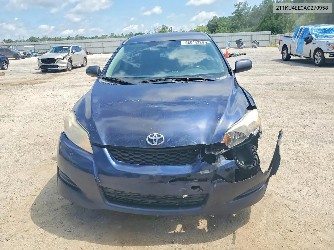 2010 Toyota Matrix Base VIN: 2T1KU4EE0AC270958 Lot: 58044226