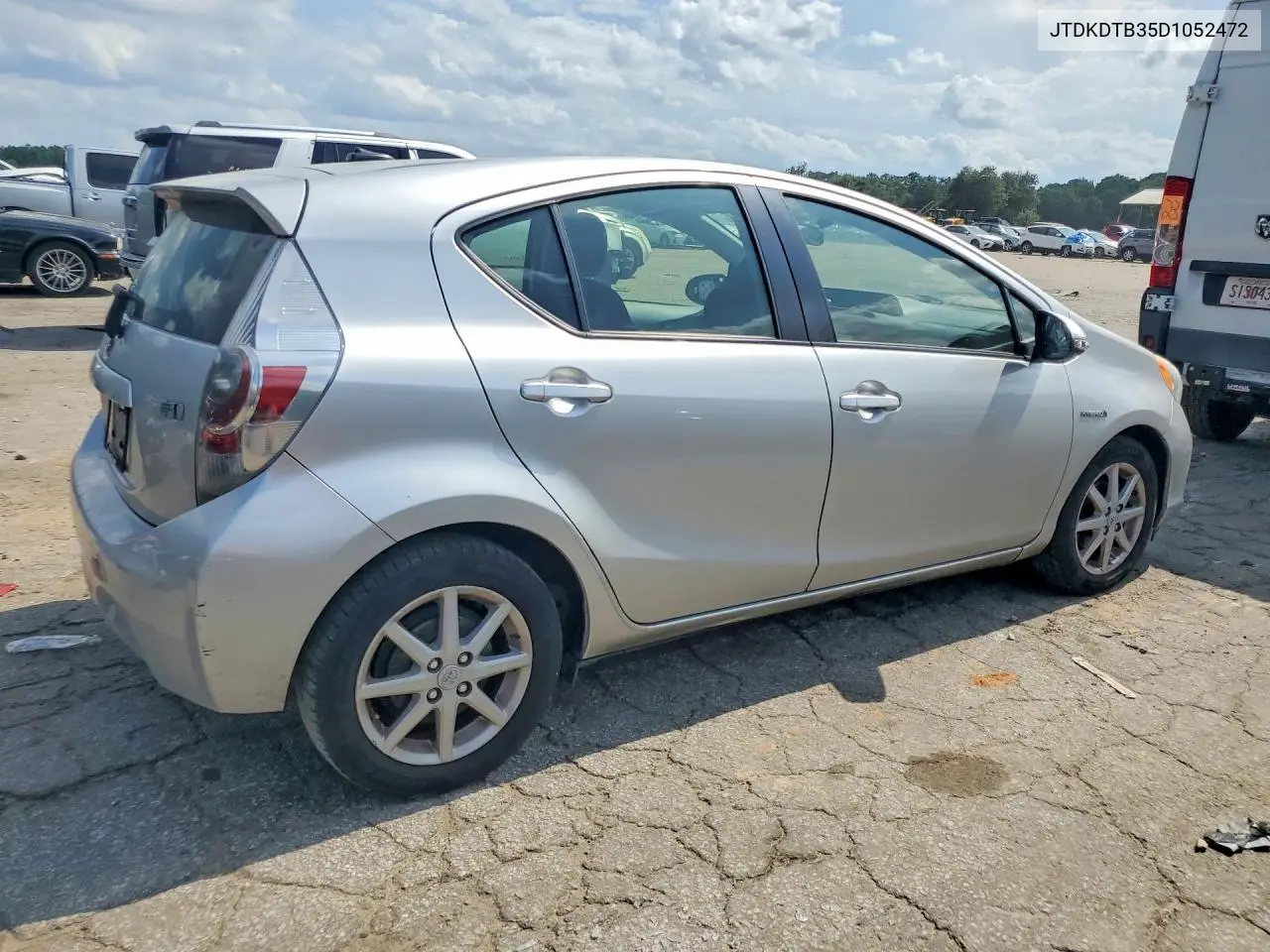2013 Toyota Prius C Three VIN: JTDKDTB35D1052472 Lot: 57264406
