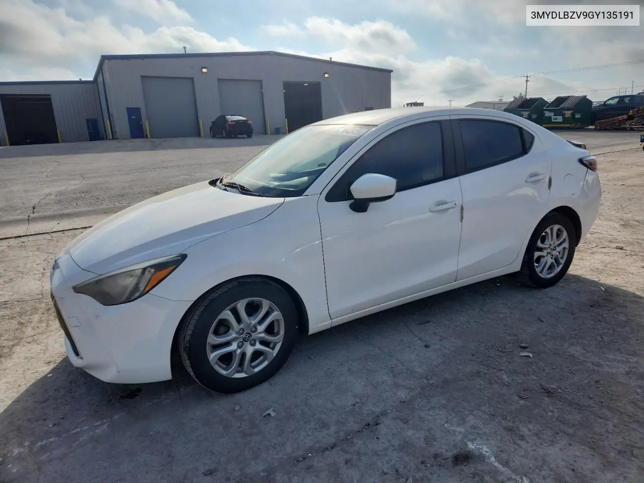 3MYDLBZV9GY135191 2016 Toyota Scion Ia