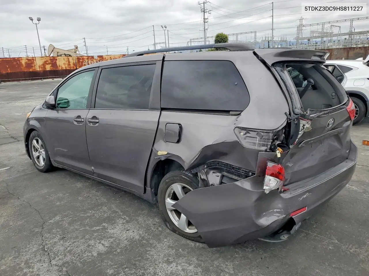 2017 Toyota Sienna Le VIN: 5TDKZ3DC9HS811227 Lot: 56841816