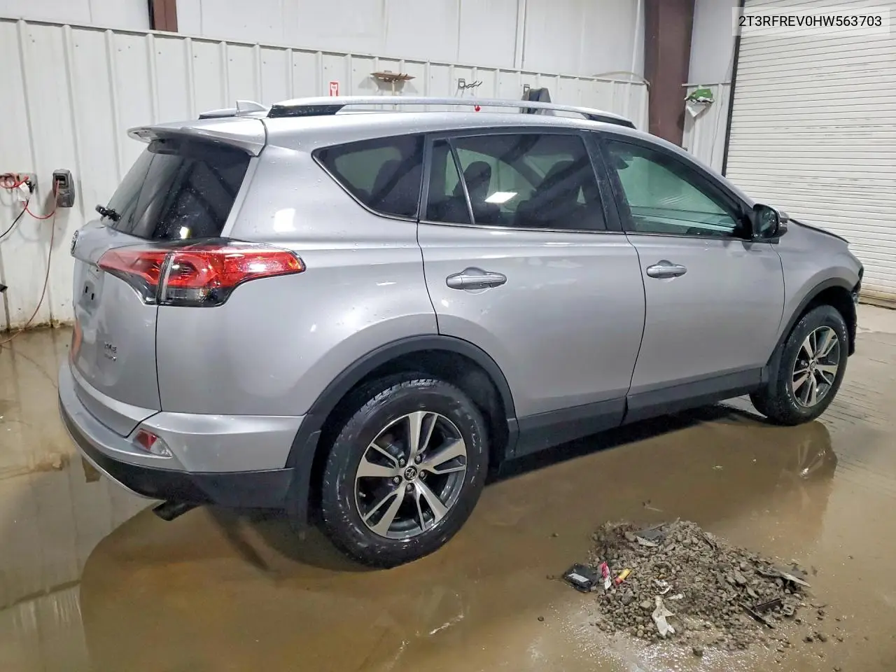 2017 Toyota Rav4 Xle VIN: 2T3RFREV0HW563703 Lot: 58256416
