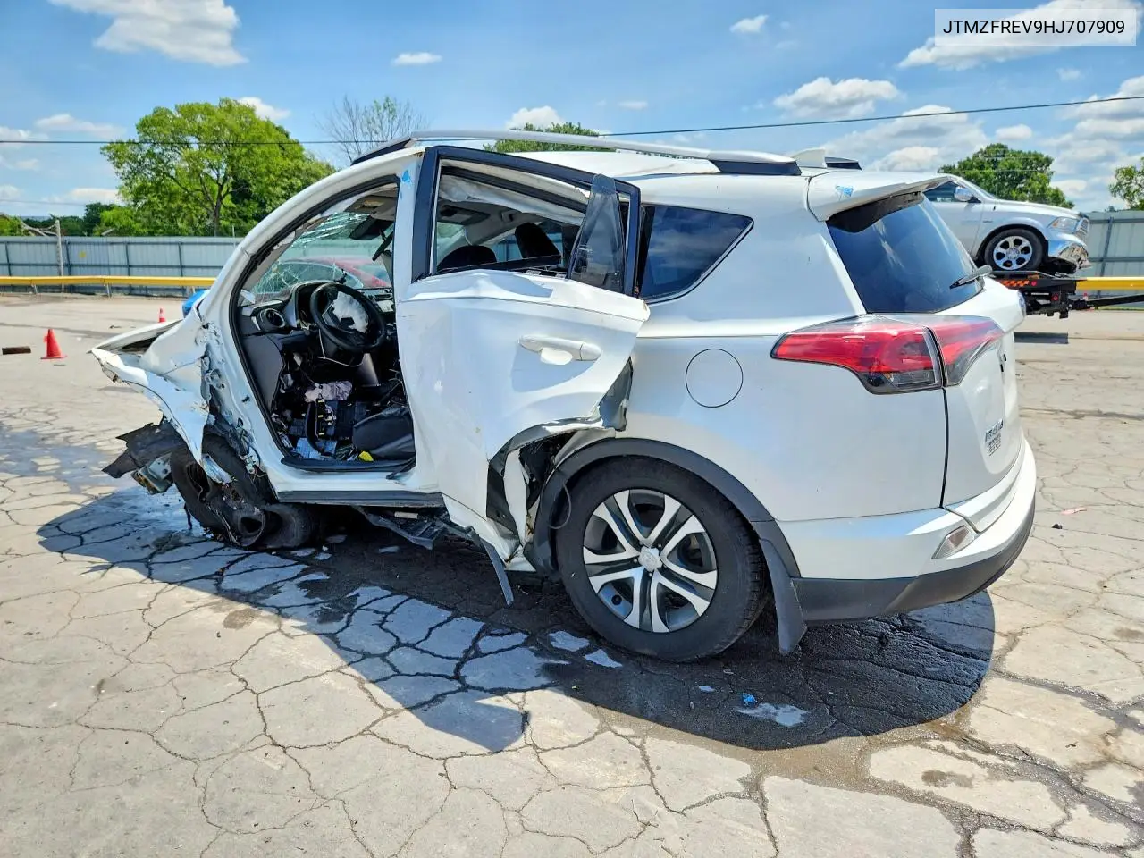 2017 Toyota Rav4 Le VIN: JTMZFREV9HJ707909 Lot: 58392986
