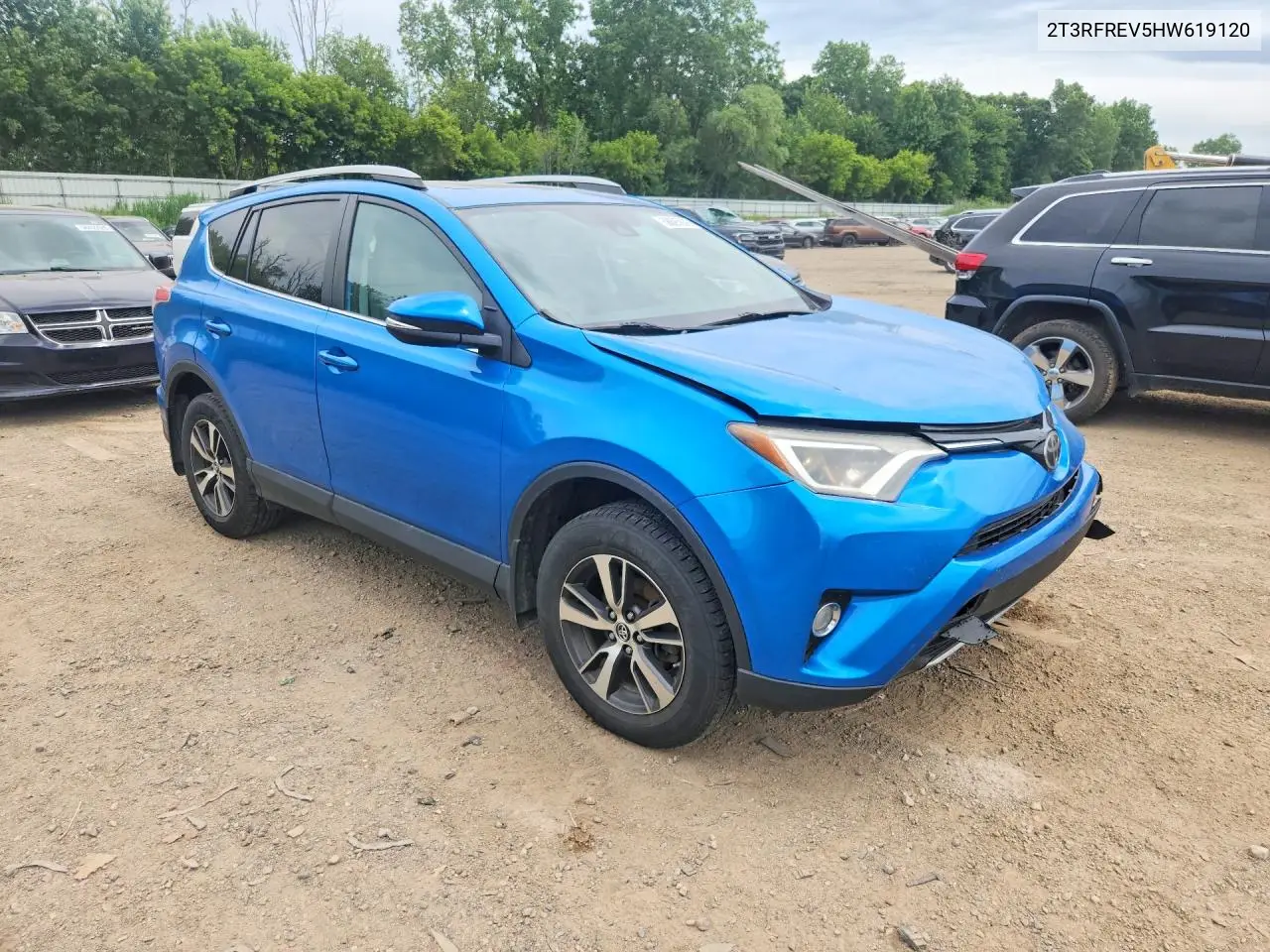 2017 Toyota Rav4 Xle VIN: 2T3RFREV5HW619120 Lot: 58695836