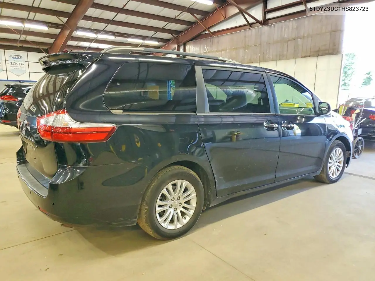 2017 Toyota Sienna Xle 8-Passenger VIN: 5TDYZ3DC1HS823723 Lot: 58943236