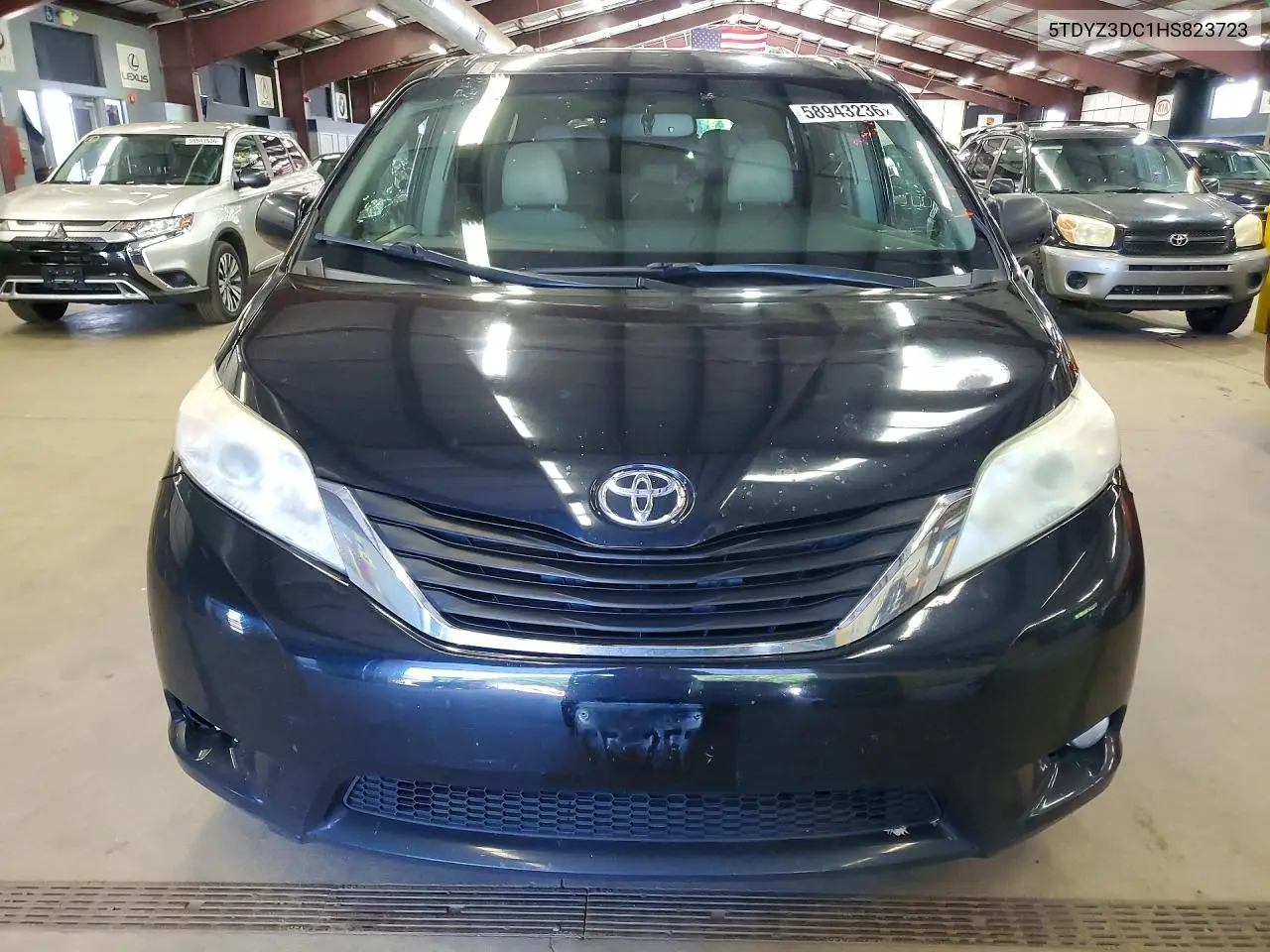 2017 Toyota Sienna Xle 8-Passenger VIN: 5TDYZ3DC1HS823723 Lot: 58943236
