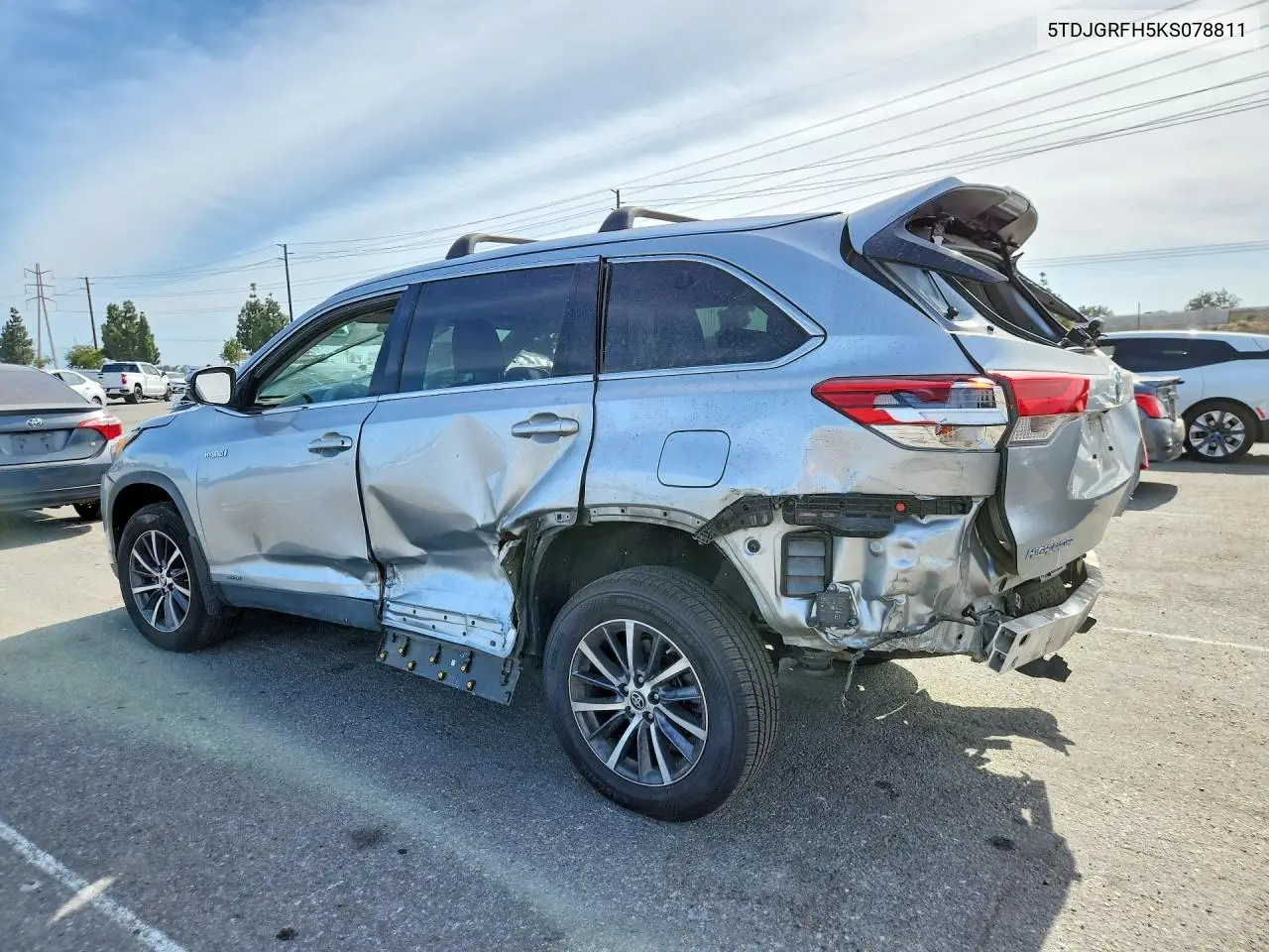 2019 Toyota Highlander Hybrid Xle VIN: 5TDJGRFH5KS078811 Lot: 56338326