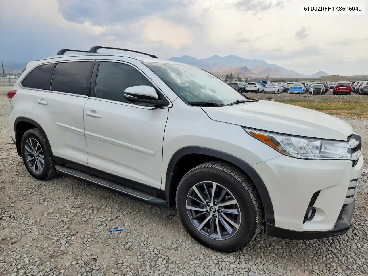 2019 Toyota Highlander Xle VIN: 5TDJZRFH1KS615040 Lot: 58462126