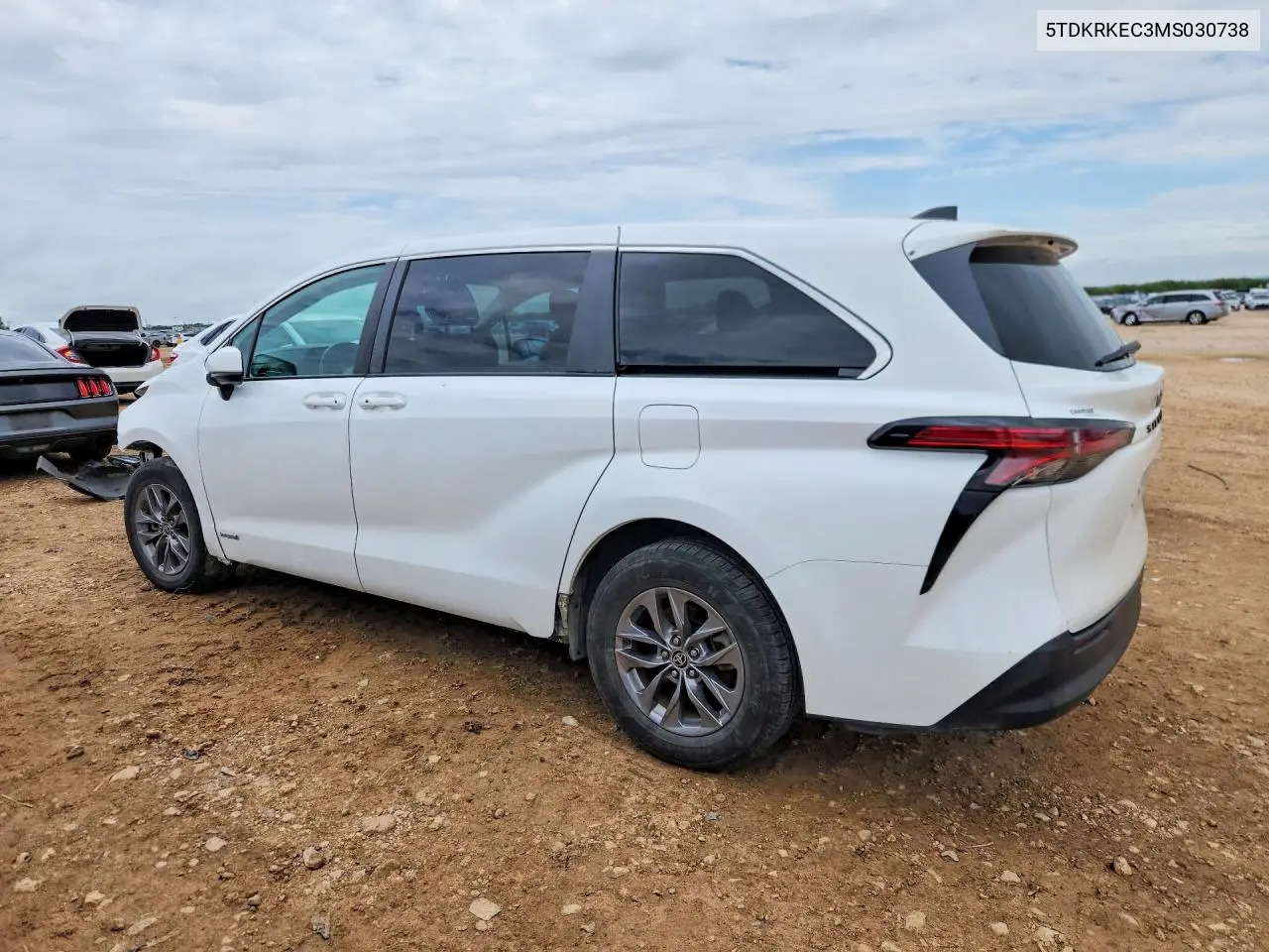2021 Toyota Sienna Le VIN: 5TDKRKEC3MS030738 Lot: 57645956