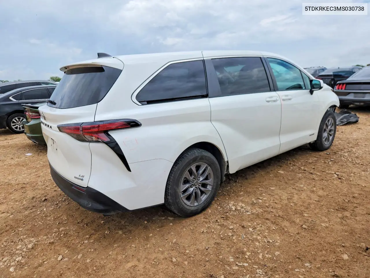 2021 Toyota Sienna Le VIN: 5TDKRKEC3MS030738 Lot: 57645956