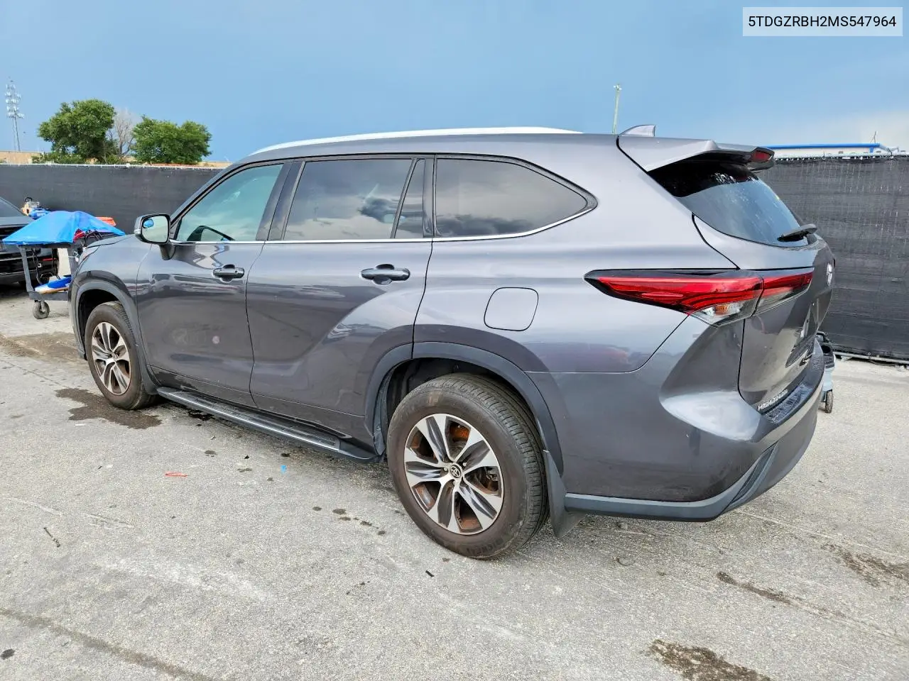 2021 Toyota Highlander Xle VIN: 5TDGZRBH2MS547964 Lot: 58181916