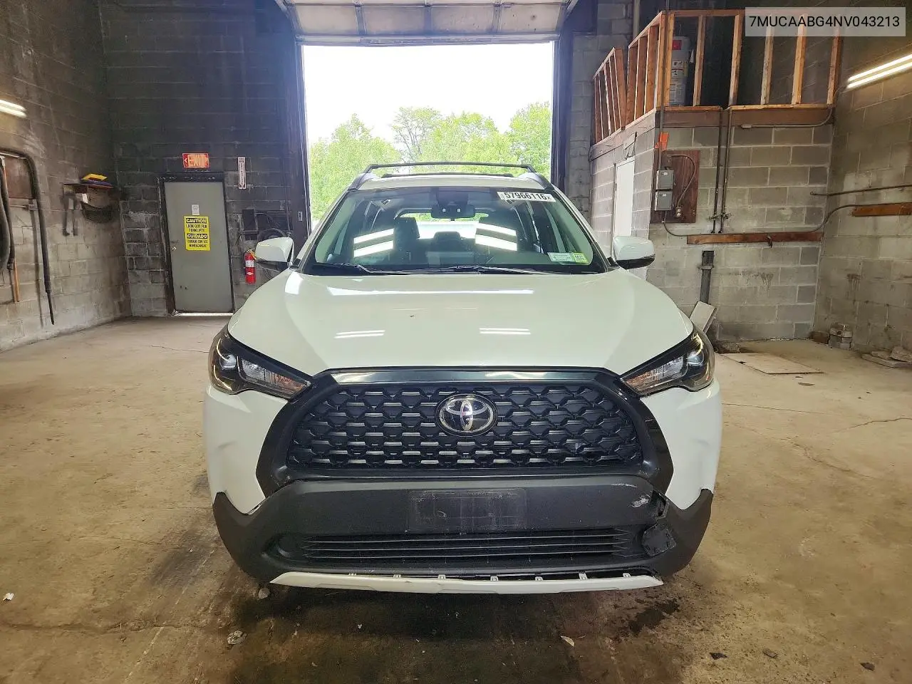 2022 Toyota Corolla Cross Le VIN: 7MUCAABG4NV043213 Lot: 57966116