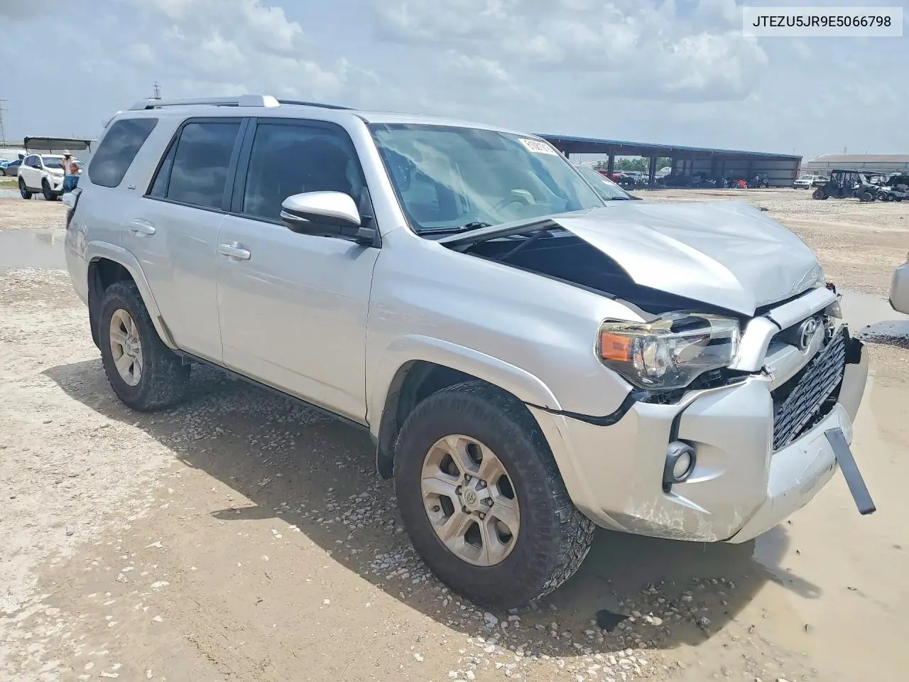 2014 Toyota 4Runner Sr5 Premium VIN: JTEZU5JR9E5066798 Lot: 61081916