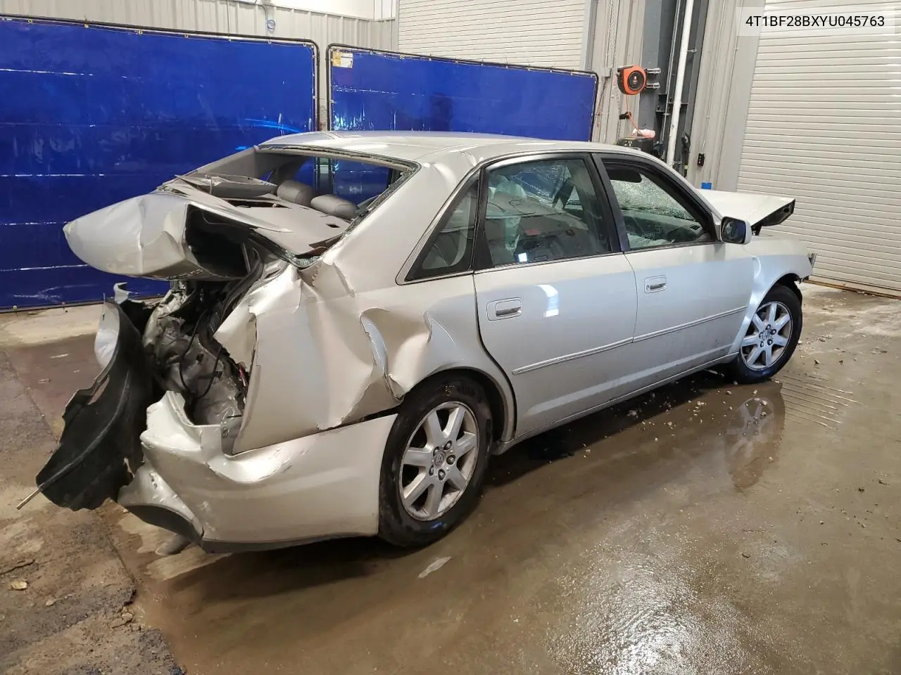 4T1BF28BXYU045763 2000 Toyota Avalon Xl