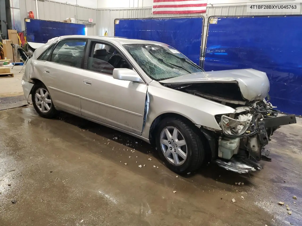 4T1BF28BXYU045763 2000 Toyota Avalon Xl
