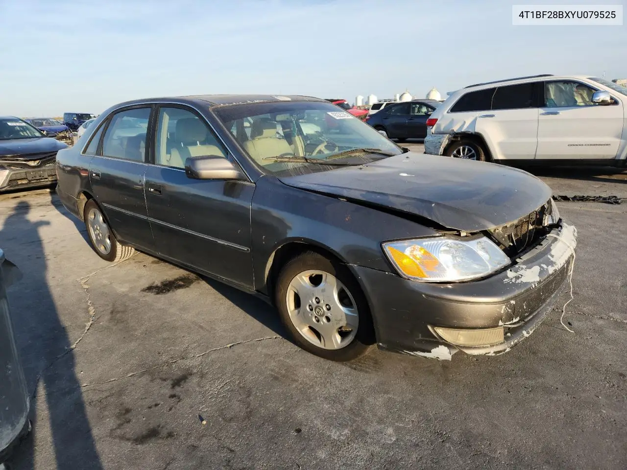 4T1BF28BXYU079525 2000 Toyota Avalon Xls