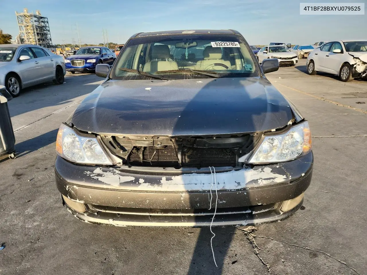 4T1BF28BXYU079525 2000 Toyota Avalon Xls