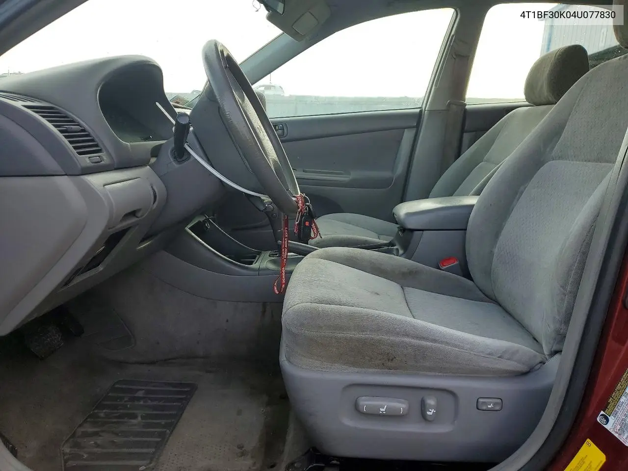 4T1BF30K04U077830 2004 Toyota Camry Le