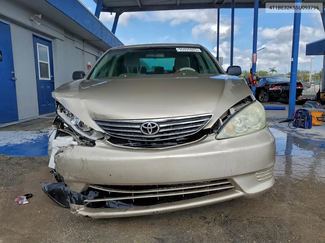 4T1BE32K55U093796 2005 Toyota Camry Le