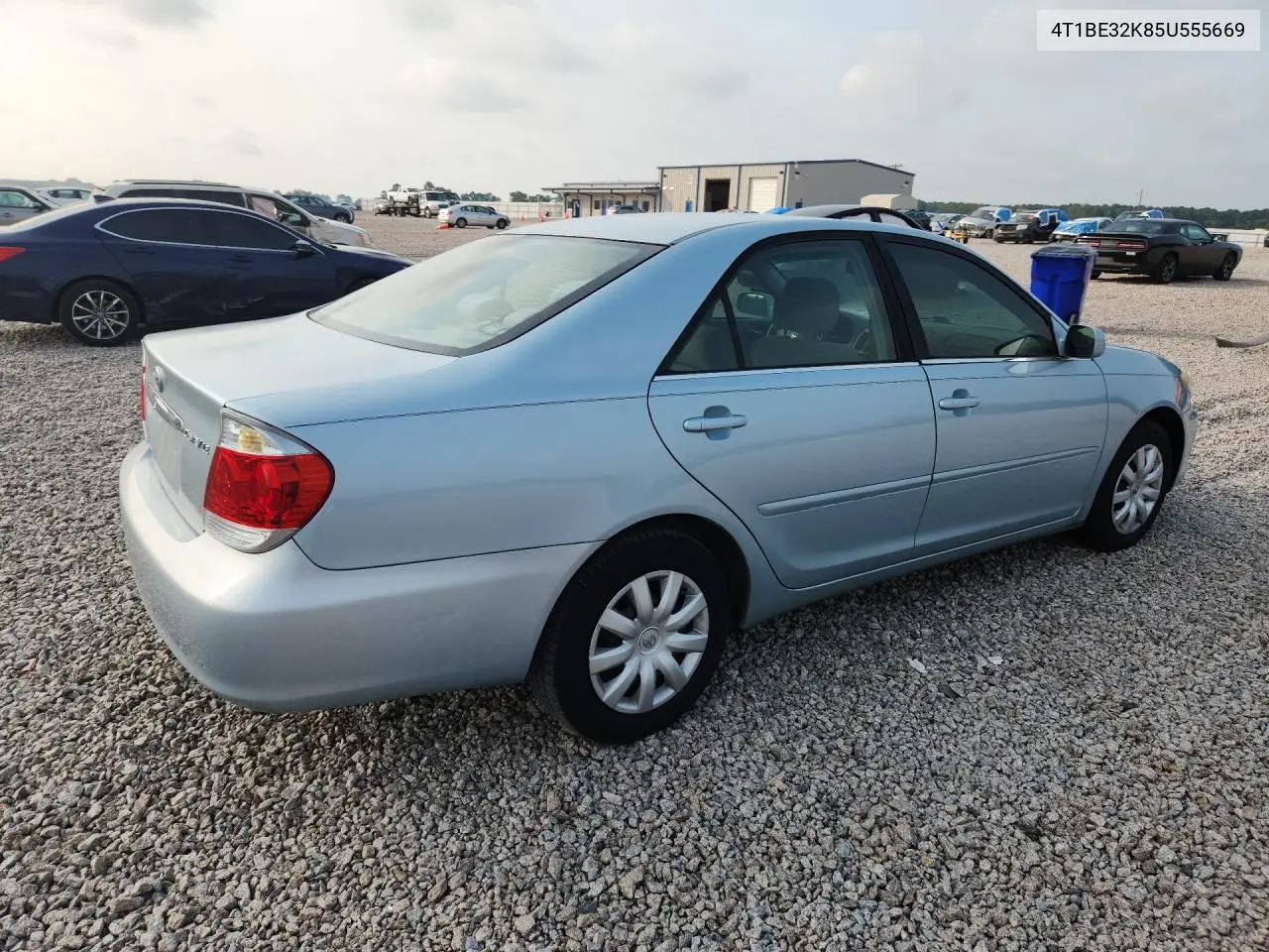 2005 Toyota Camry Le VIN: 4T1BE32K85U555669 Lot: 61670566
