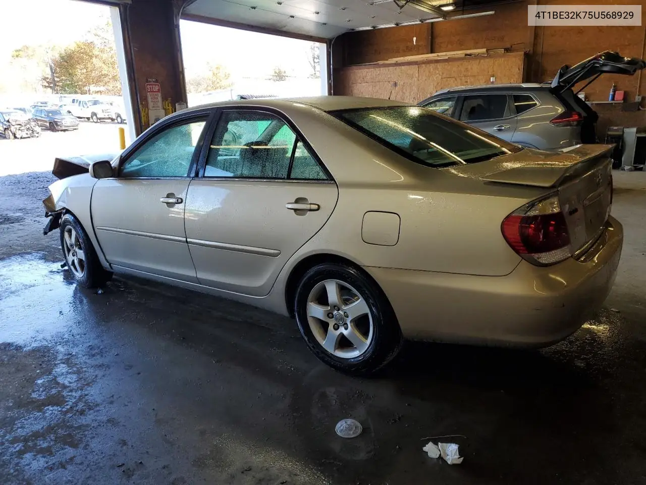 4T1BE32K75U568929 2005 Toyota Camry Le
