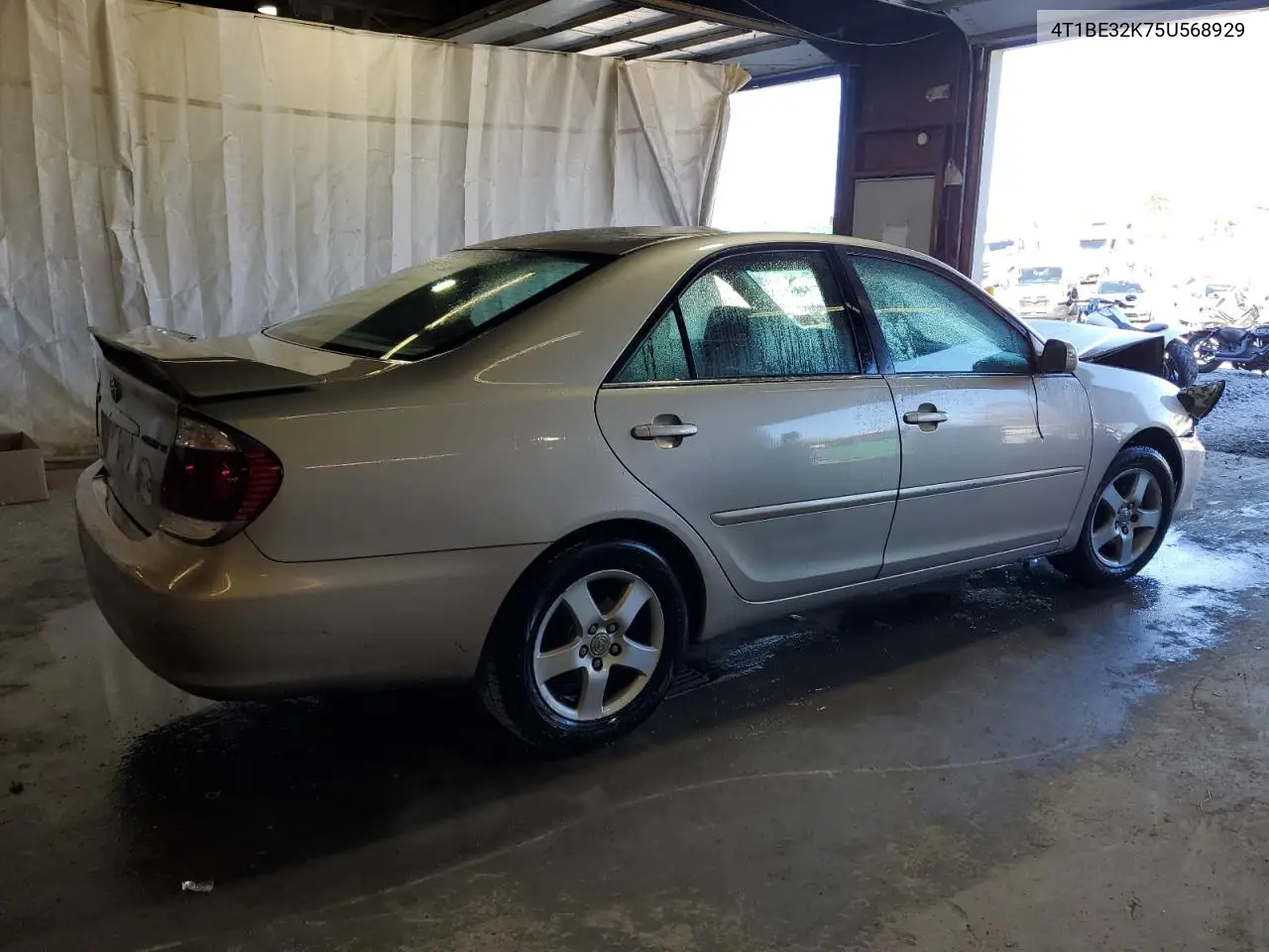 4T1BE32K75U568929 2005 Toyota Camry Le