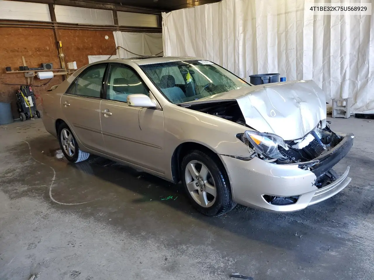 4T1BE32K75U568929 2005 Toyota Camry Le