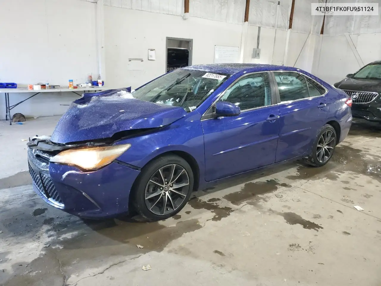 4T1BF1FK0FU951124 2015 Toyota Camry Le