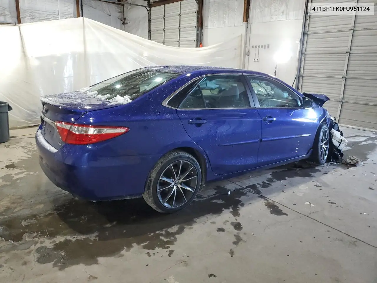 4T1BF1FK0FU951124 2015 Toyota Camry Le