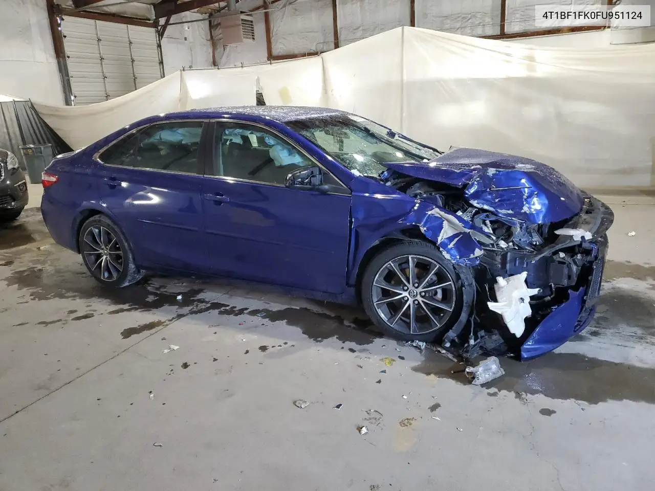 4T1BF1FK0FU951124 2015 Toyota Camry Le