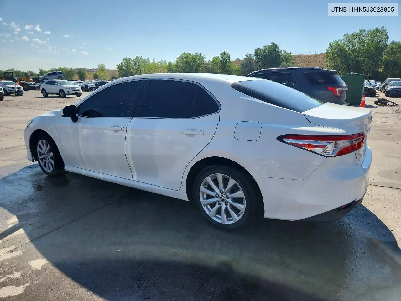2018 Toyota Camry Le VIN: JTNB11HK5J3023805 Lot: 61960936