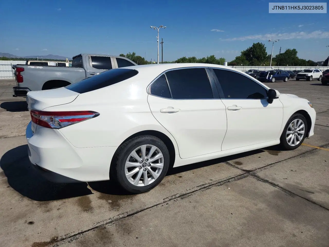 2018 Toyota Camry Le VIN: JTNB11HK5J3023805 Lot: 61960936