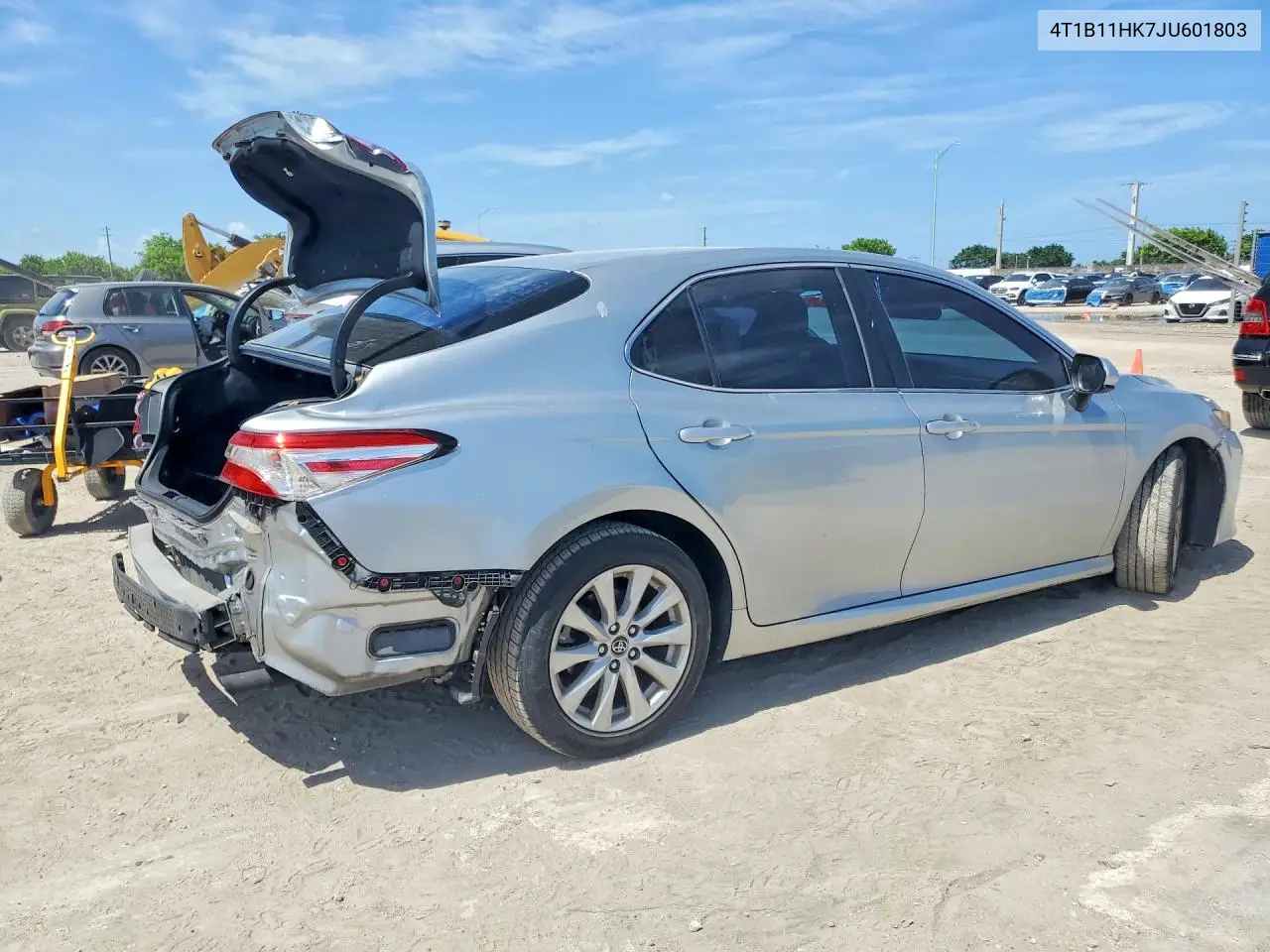 2018 Toyota Camry Le VIN: 4T1B11HK7JU601803 Lot: 62040406