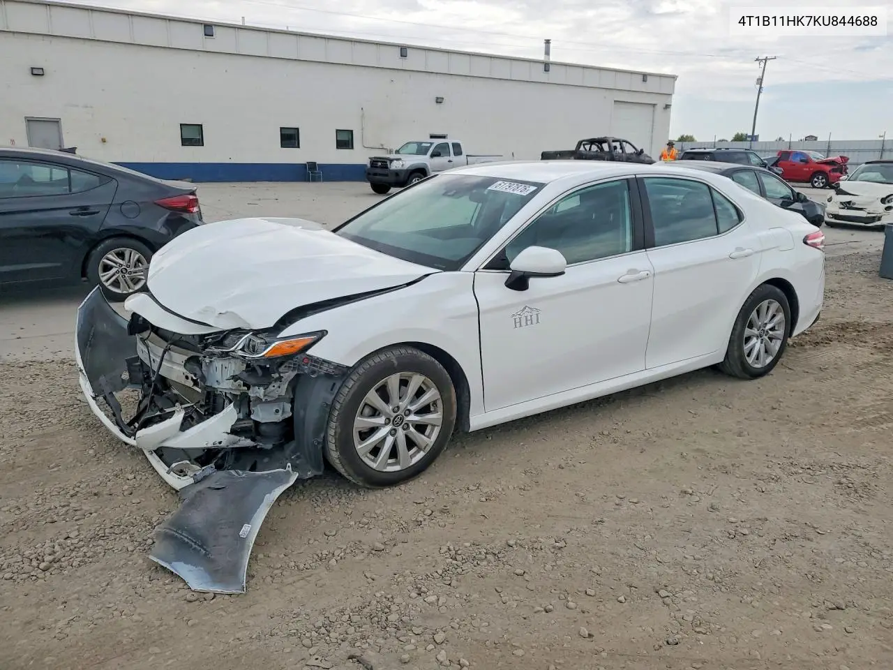 2019 Toyota Camry Le VIN: 4T1B11HK7KU844688 Lot: 61797876