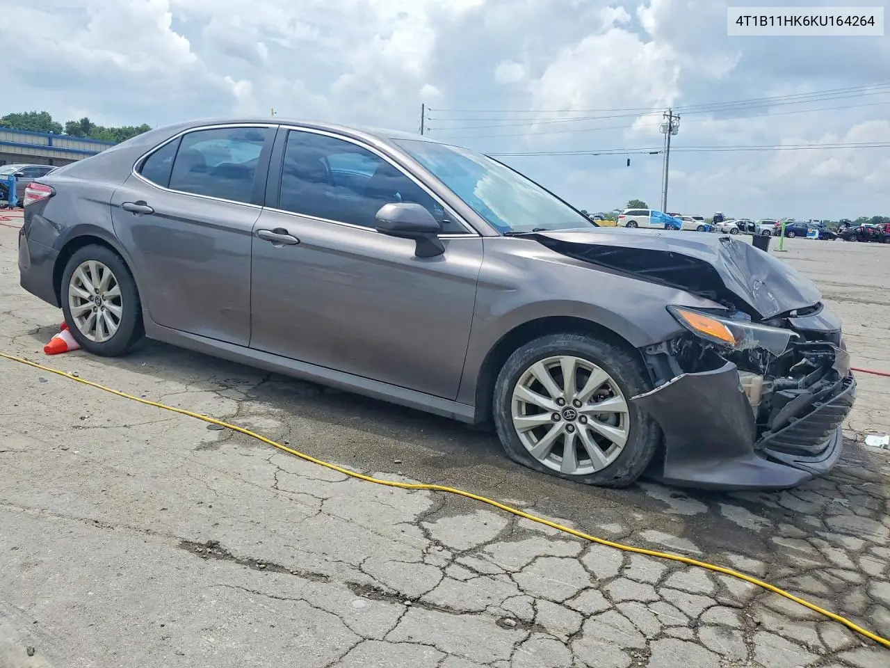 2019 Toyota Camry Le VIN: 4T1B11HK6KU164264 Lot: 62082786