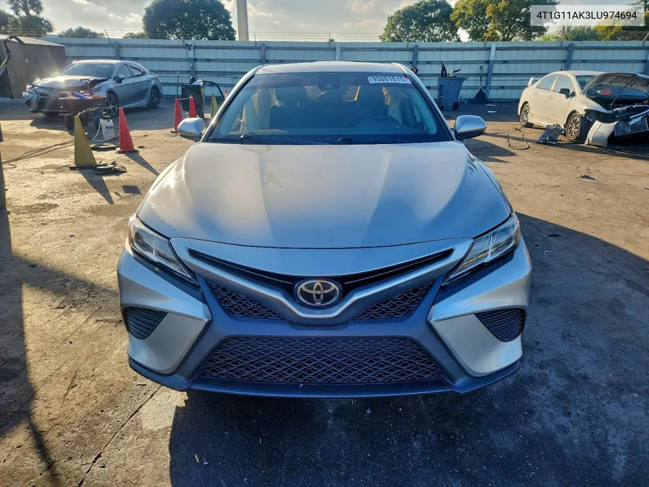 4T1G11AK3LU974694 2020 Toyota Camry Se