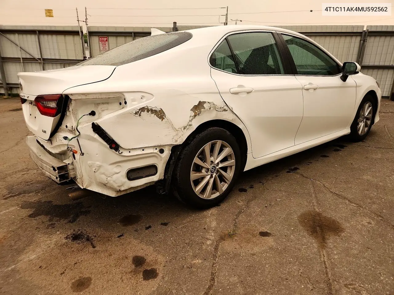 2021 Toyota Camry Le VIN: 4T1C11AK4MU592562 Lot: 61327156