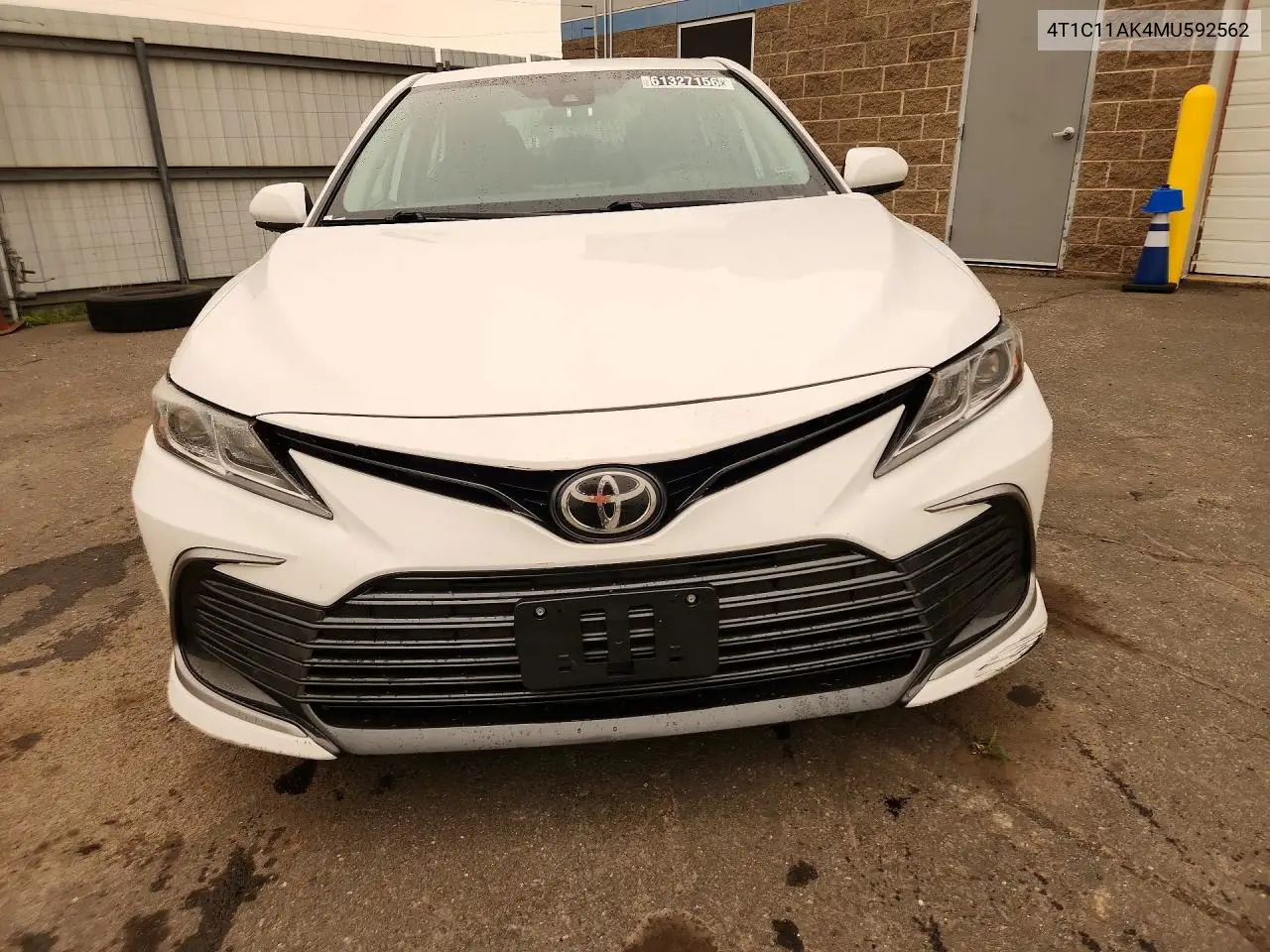 2021 Toyota Camry Le VIN: 4T1C11AK4MU592562 Lot: 61327156